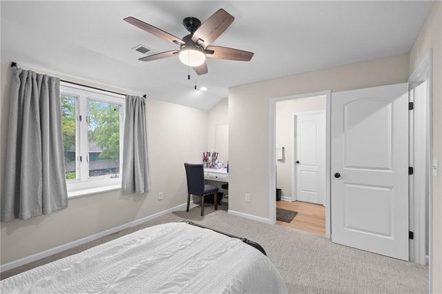 417 NW Cottonwood Drive, Lee's Summit, MO 64064