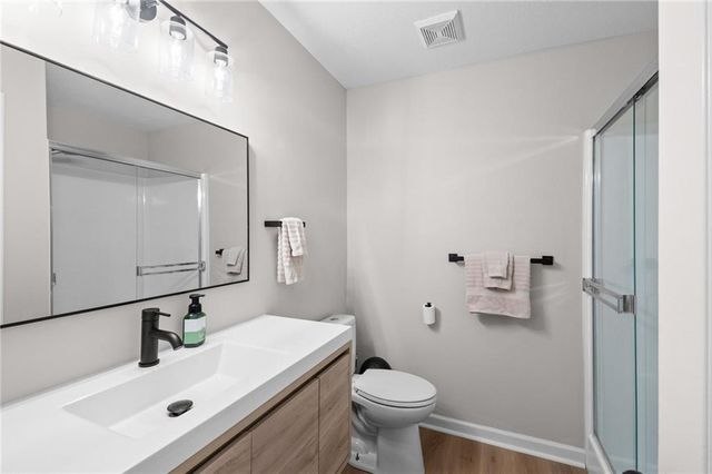 417 NW Cottonwood Drive, Lee's Summit, MO 64064