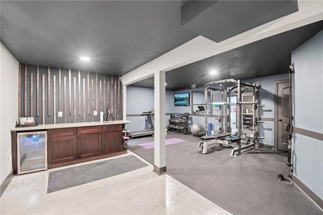 417 NW Cottonwood Drive, Lee's Summit, MO 64064