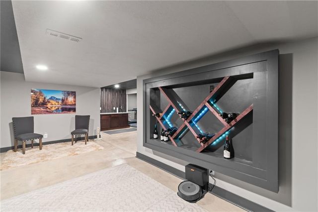 417 NW Cottonwood Drive, Lee's Summit, MO 64064