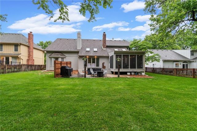 417 NW Cottonwood Drive, Lee's Summit, MO 64064