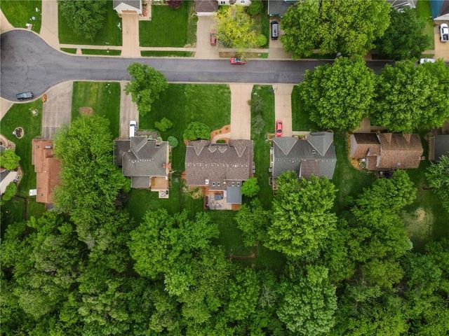 417 NW Cottonwood Drive, Lee's Summit, MO 64064