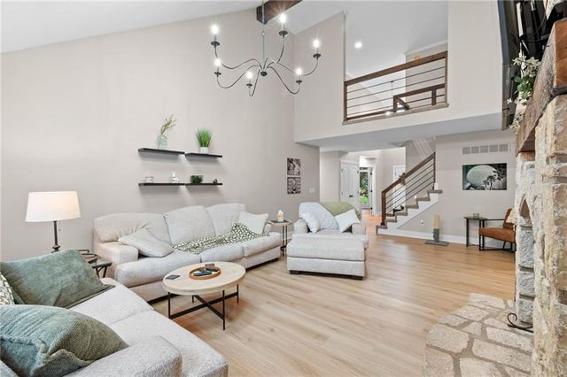 417 NW Cottonwood Drive, Lee's Summit, MO 64064
