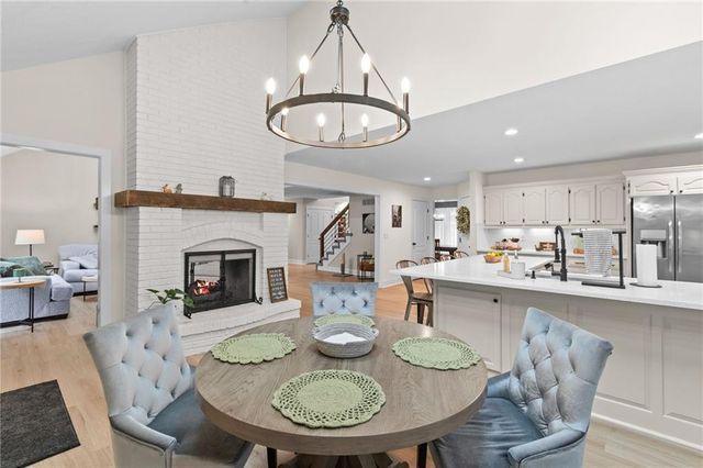 417 NW Cottonwood Drive, Lee's Summit, MO 64064