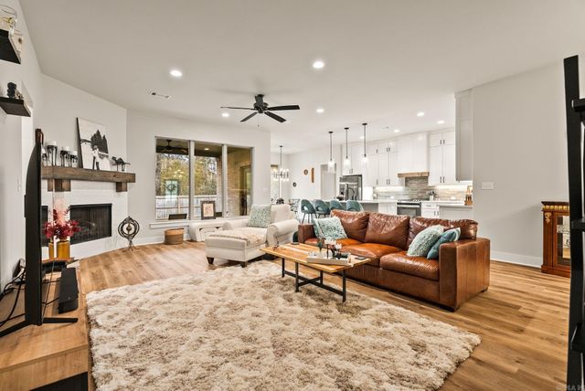 15015 Matterhorn Loop, Maumelle, AR 72113