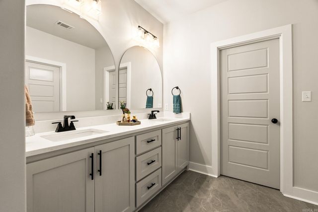15015 Matterhorn Loop, Maumelle, AR 72113