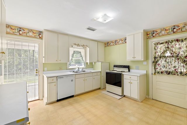 425 Mance Newton Rd, Dothan, AL 36303