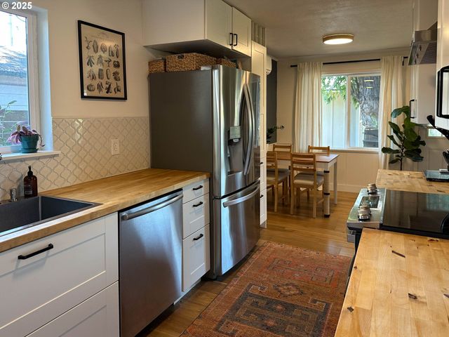 3034 PORTER St, Roseburg, OR 97470