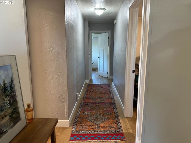 3034 PORTER St, Roseburg, OR 97470
