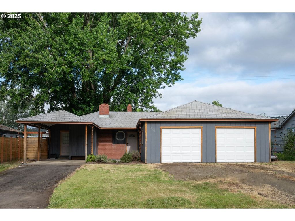 3034 PORTER St, Roseburg, OR 97470