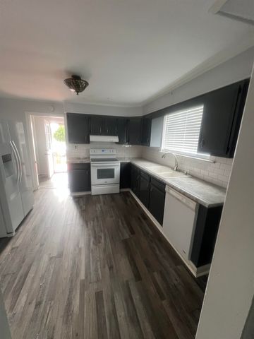 1236 Glenwood Street, Milton, WV 25541