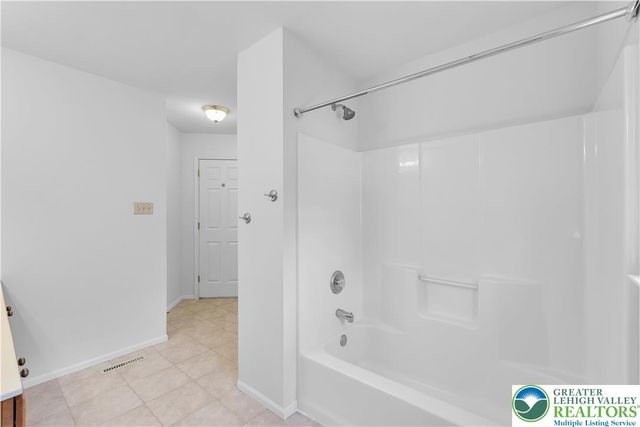 8376 Scenic View Drive, Upper Macungie Twp, PA 18031