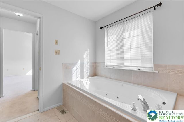 8376 Scenic View Drive, Upper Macungie Twp, PA 18031