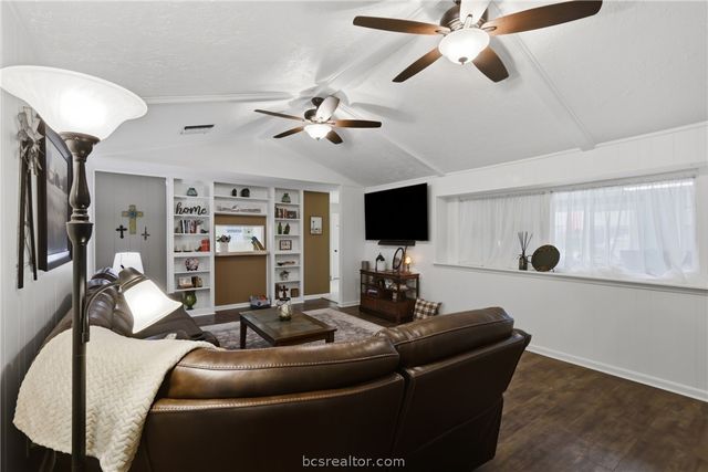 2507 Willow Bend Drive, Bryan, TX 77802