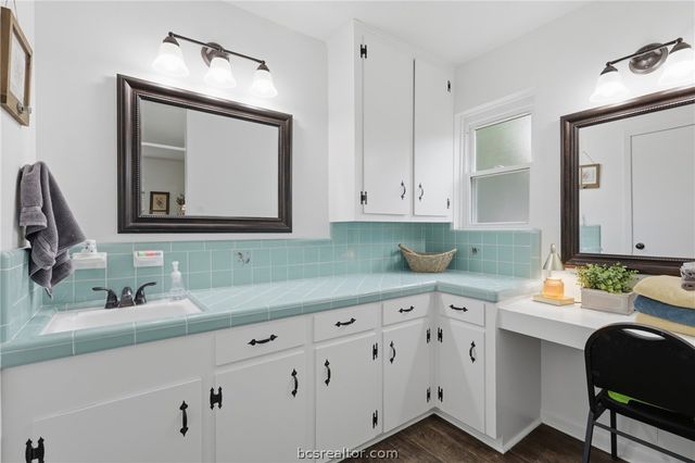 2507 Willow Bend Drive, Bryan, TX 77802