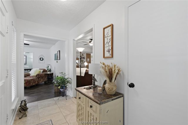 2507 Willow Bend Drive, Bryan, TX 77802