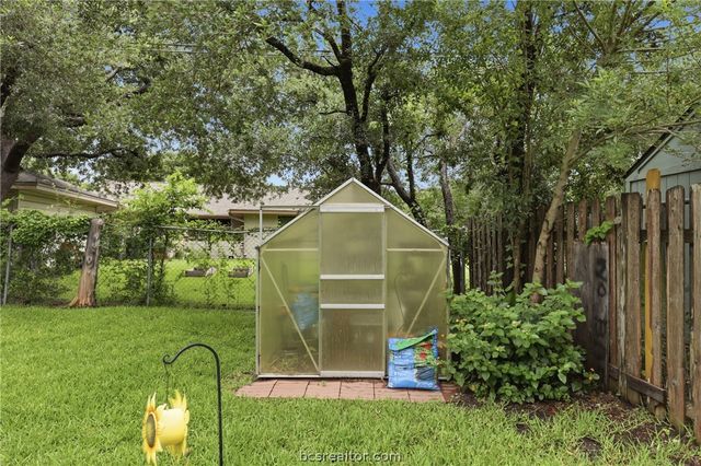 2507 Willow Bend Drive, Bryan, TX 77802