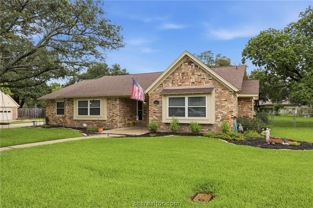 2507 Willow Bend Drive, Bryan, TX 77802