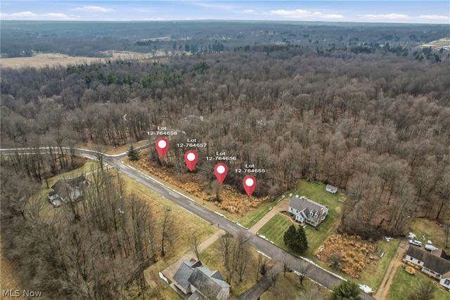 Lakeview Drive, Hubbard, OH 44425
