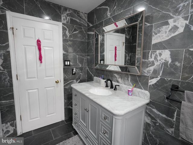 609 HARPER DR, Glassboro, NJ 08028