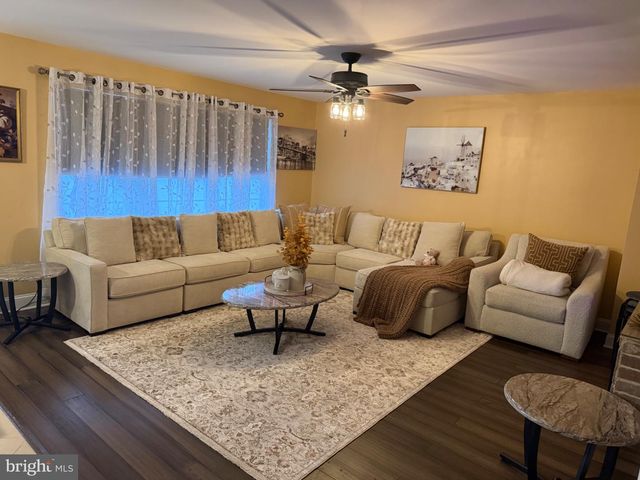 609 HARPER DR, Glassboro, NJ 08028