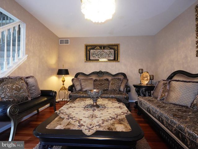609 HARPER DR, Glassboro, NJ 08028