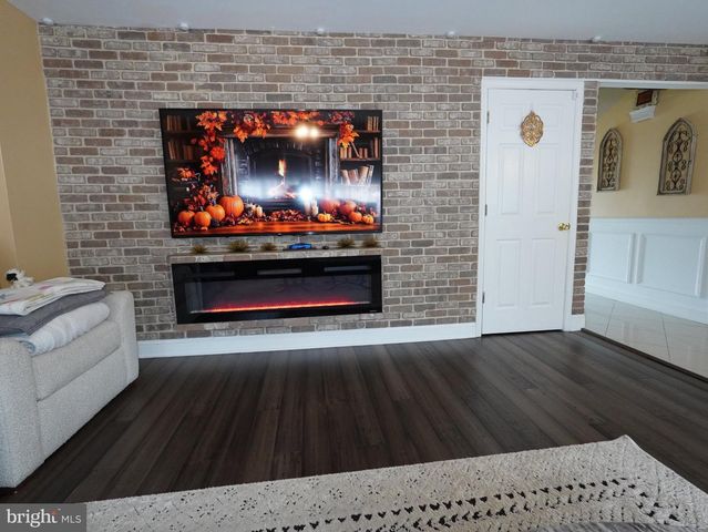 609 HARPER DR, Glassboro, NJ 08028