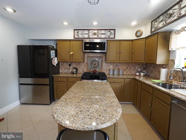 609 HARPER DR, Glassboro, NJ 08028