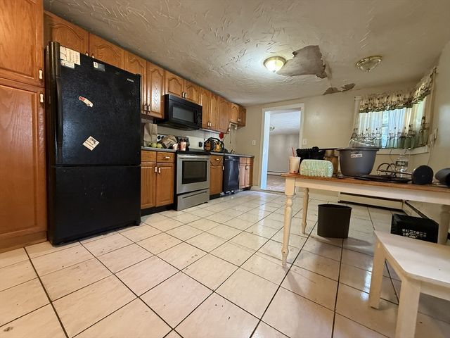 43 Buttonwood Rd, Halifax, MA 02338