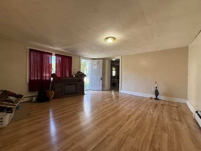 43 Buttonwood Rd, Halifax, MA 02338