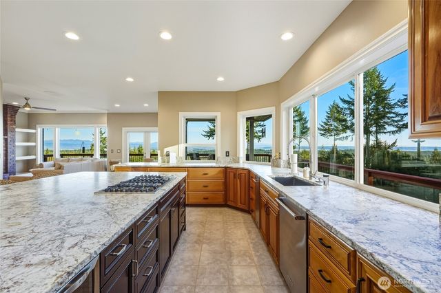514 Wayne's Ridge Circle, Camano Island, WA 98282