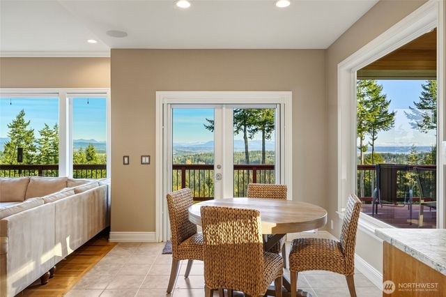 514 Wayne's Ridge Circle, Camano Island, WA 98282
