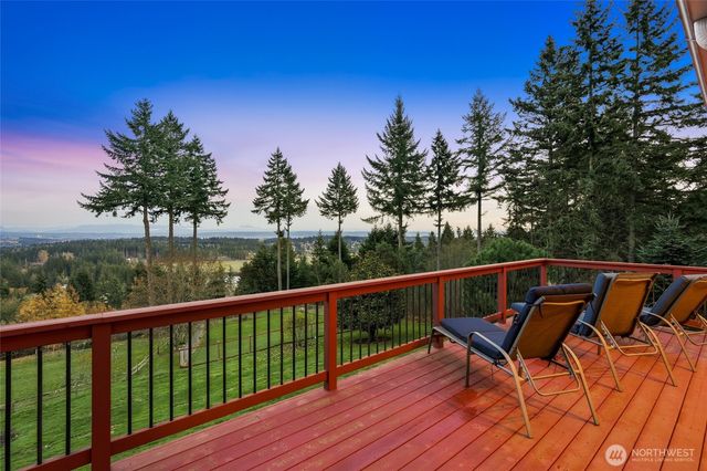 514 Wayne's Ridge Circle, Camano Island, WA 98282
