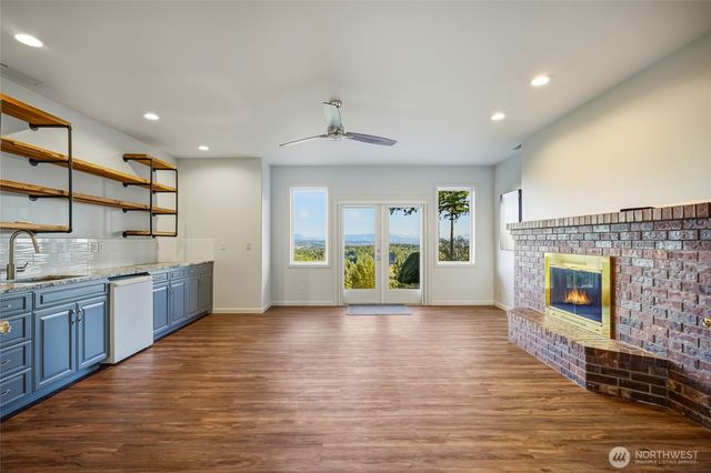 514 Wayne's Ridge Circle, Camano Island, WA 98282