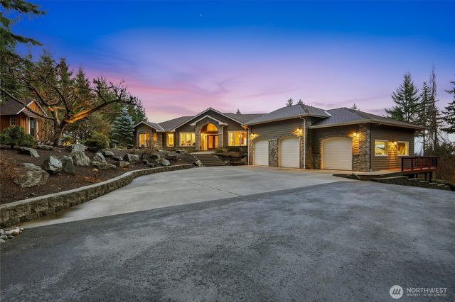 514 Wayne's Ridge Circle, Camano Island, WA 98282