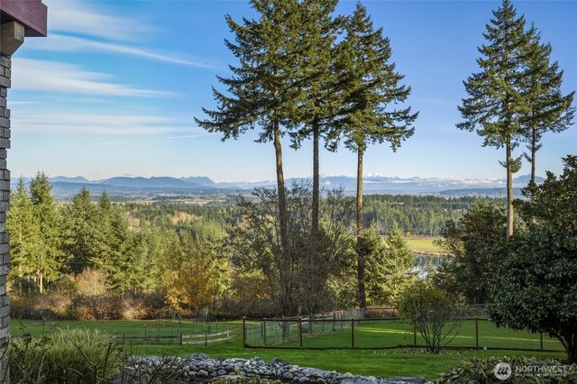 514 Wayne's Ridge Circle, Camano Island, WA 98282