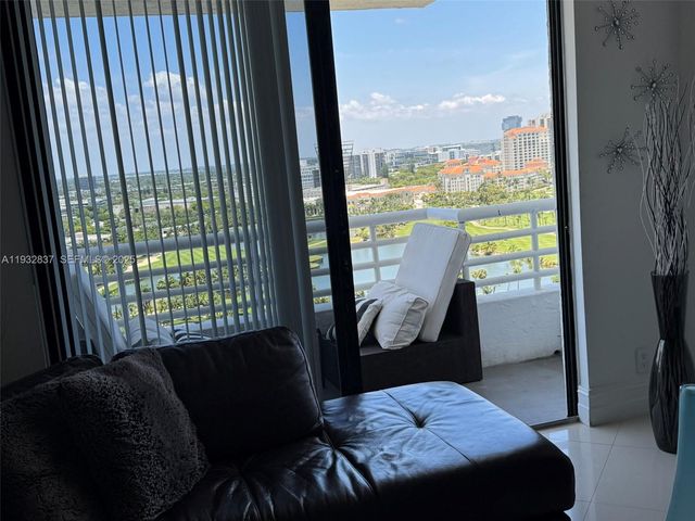 3300 NE 192nd St PH01, Aventura, FL 33180