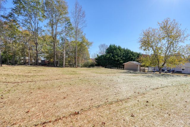 25 Greenbriar Lane, Woodruff, SC 29388