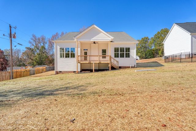 25 Greenbriar Lane, Woodruff, SC 29388