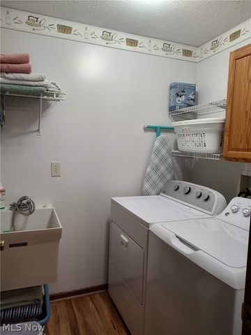 4314 Sherrod Valley Drive SW, Sherrodsville, OH 44675