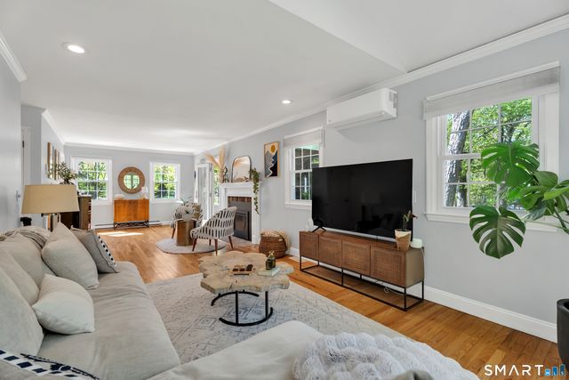 7 Winchester Road, East Lyme, CT 06333