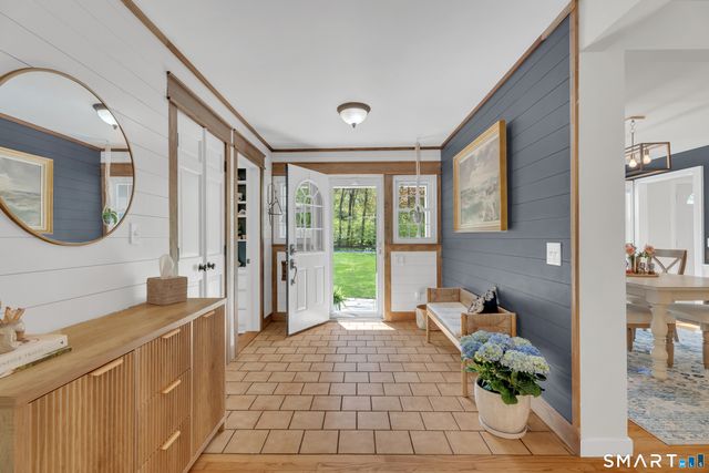 7 Winchester Road, East Lyme, CT 06333