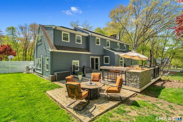 7 Winchester Road, East Lyme, CT 06333