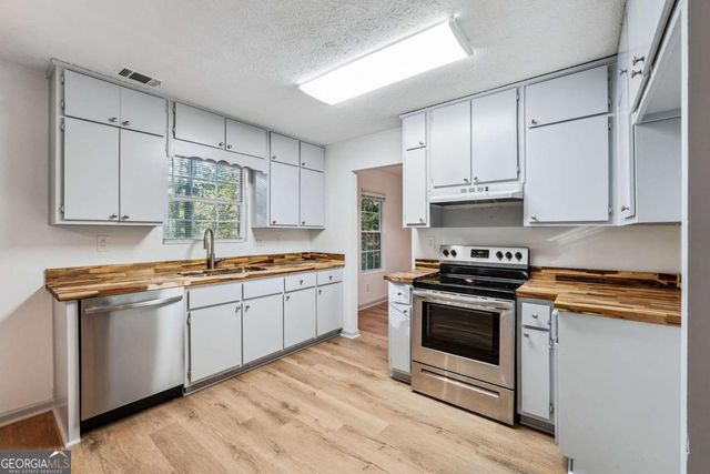 728 Stonebridge Crescent, Lithonia, GA 30058