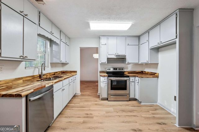 728 Stonebridge Crescent, Lithonia, GA 30058