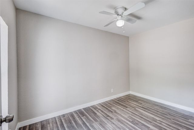305 Hensley Drive, Grand Prairie, TX 75050