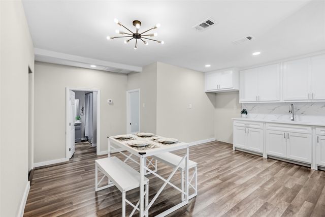 305 Hensley Drive, Grand Prairie, TX 75050
