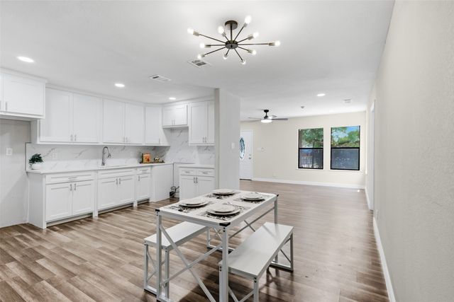 305 Hensley Drive, Grand Prairie, TX 75050