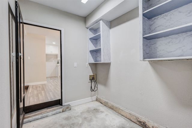 305 Hensley Drive, Grand Prairie, TX 75050