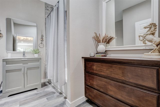 305 Hensley Drive, Grand Prairie, TX 75050